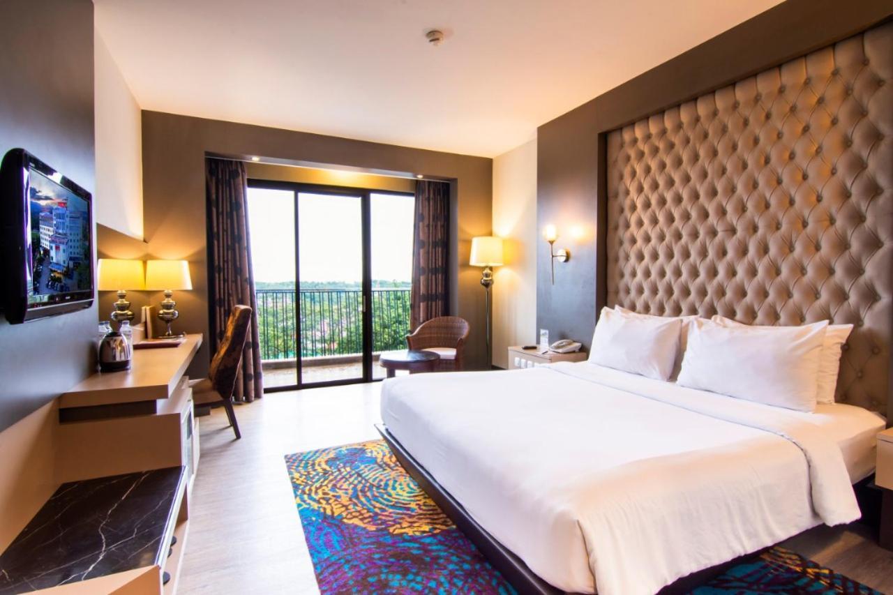 Grand Rocky Hotel Bukittinggi Exterior photo