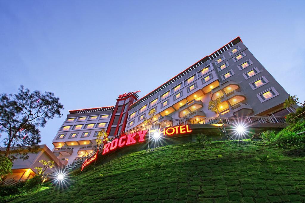 Grand Rocky Hotel Bukittinggi Exterior photo