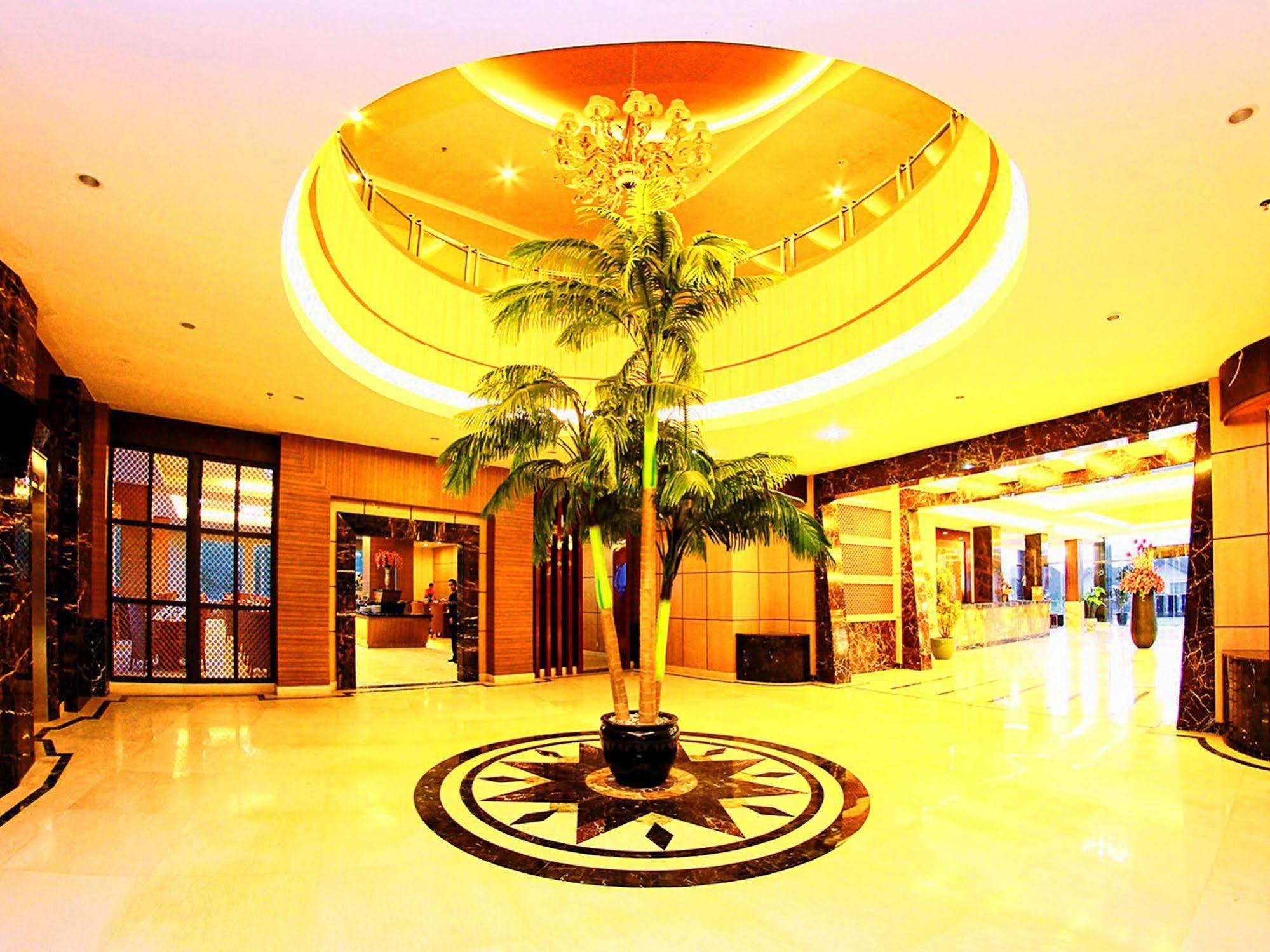 Grand Rocky Hotel Bukittinggi Exterior photo