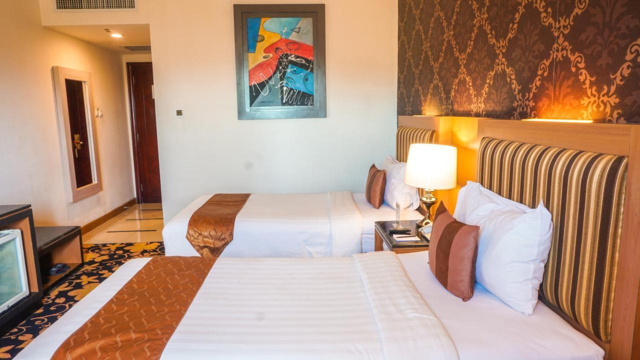 Grand Rocky Hotel Bukittinggi Exterior photo