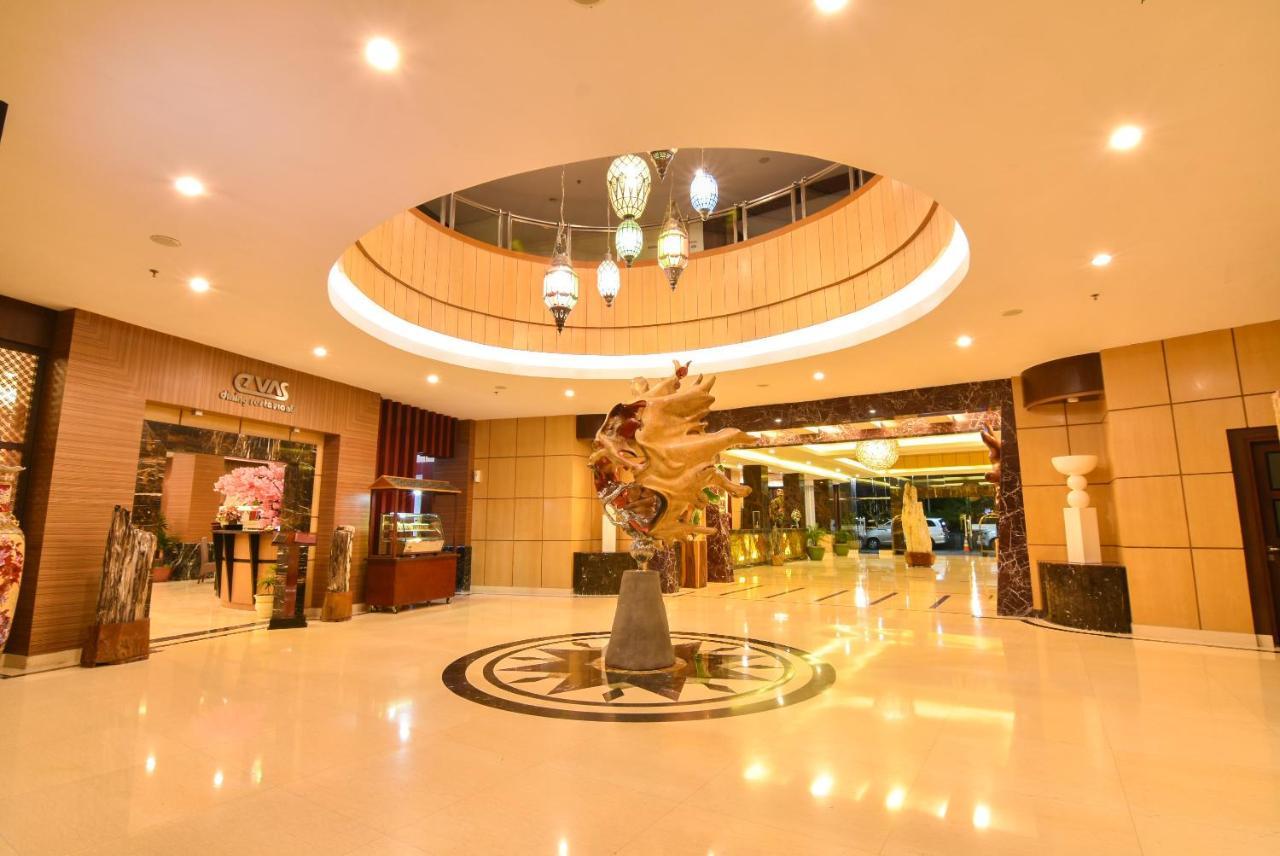 Grand Rocky Hotel Bukittinggi Exterior photo